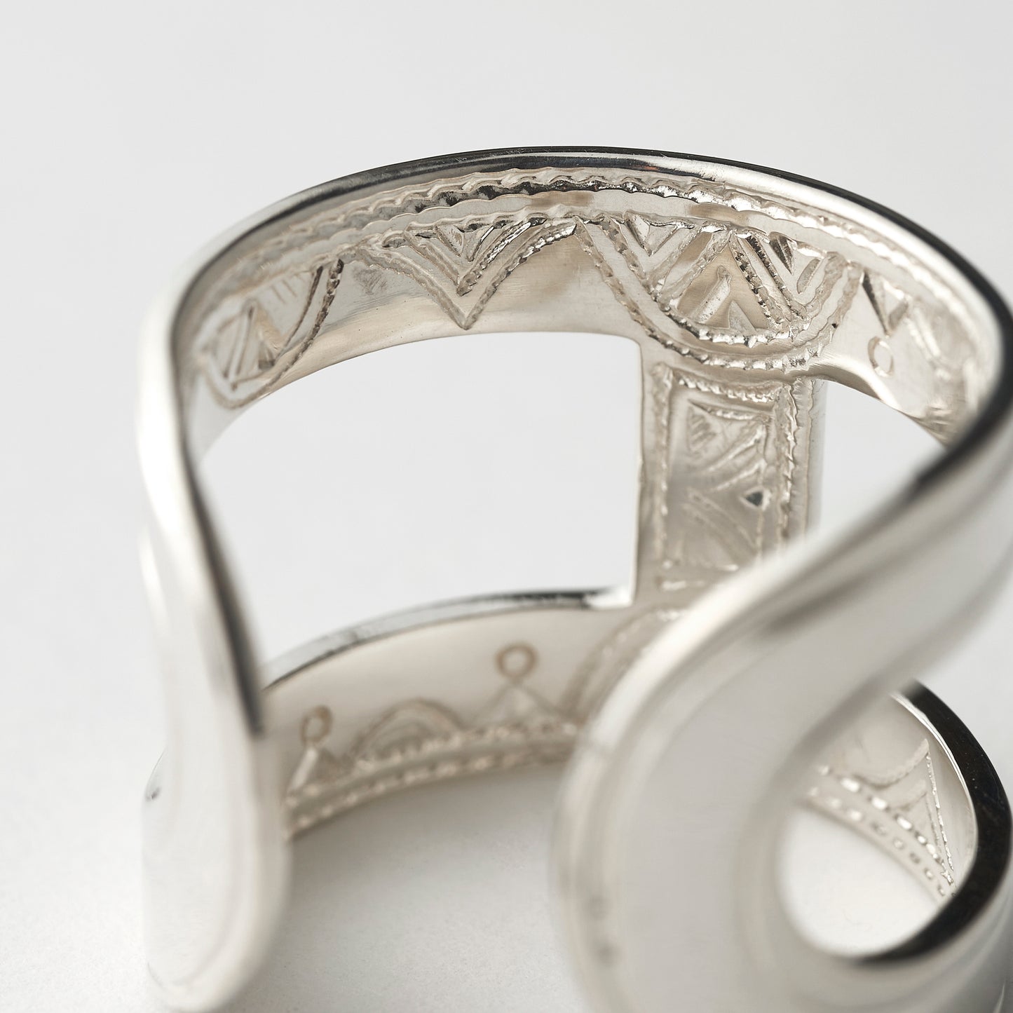 ETHNOS RING