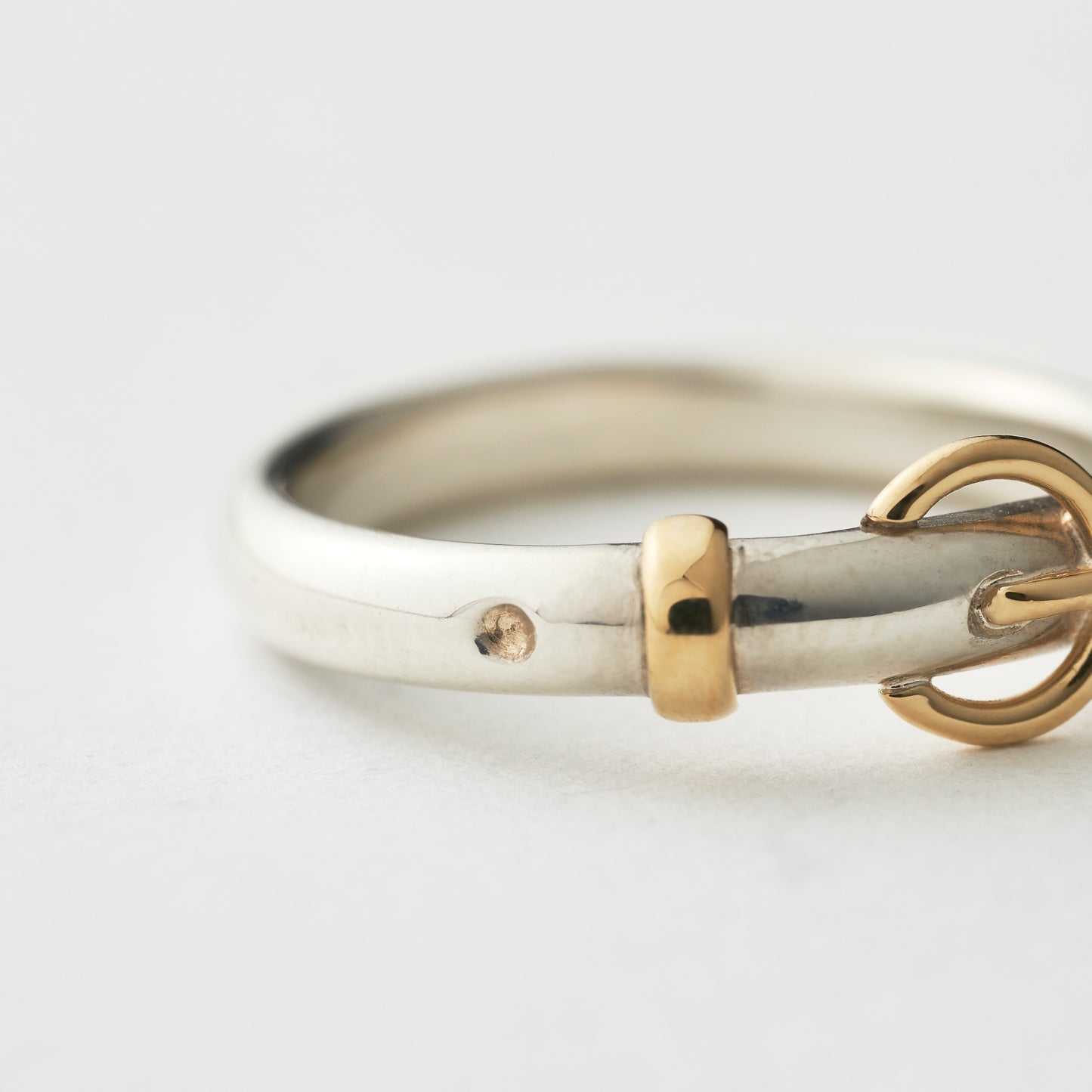 HORSE SHOE BUCKLE RING (SILVER&18K GOLD)