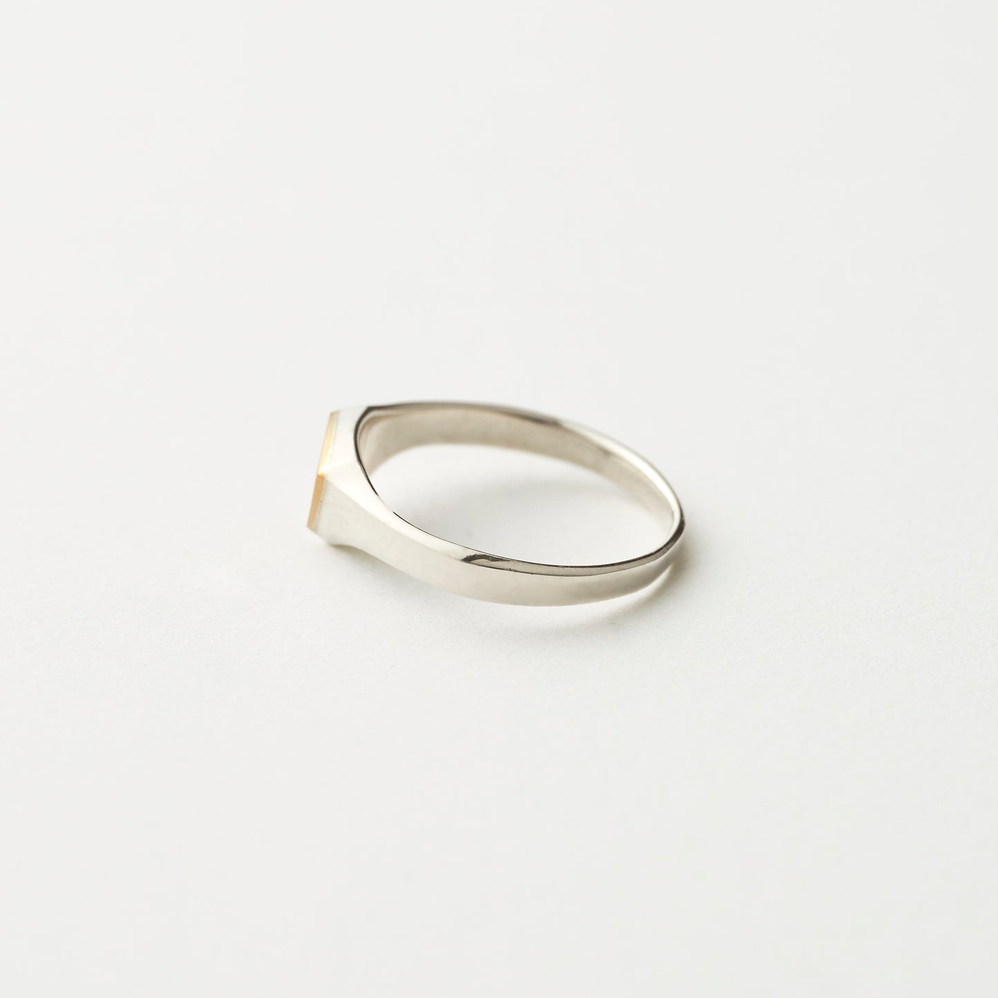 SILVER&18K TRIANGLE SIGNET RING