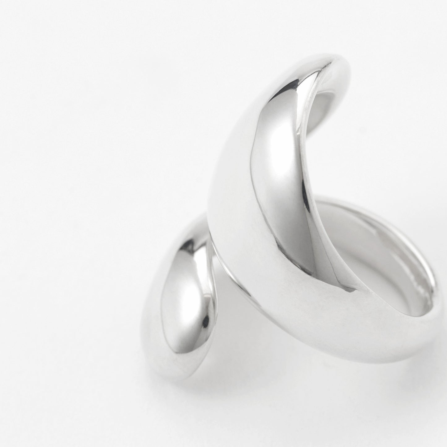 ETERNAL FLOW RING