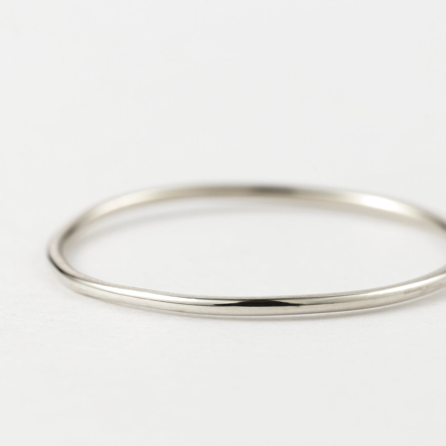 9K WHITE GOLD MINIMAL RING/0.8mm