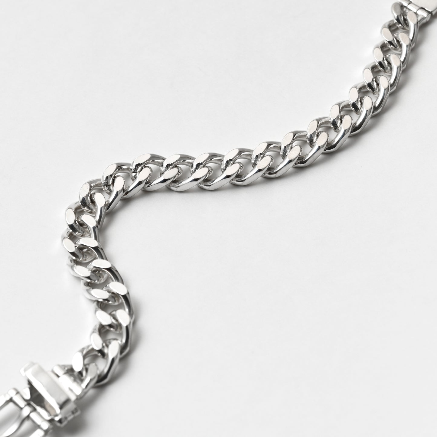CURB CHAIN BUCKLE BRACELET (M)