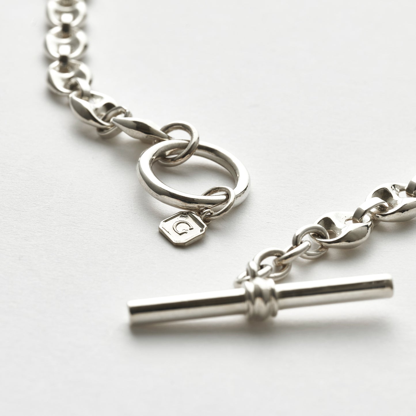 ANCHOR T-BAR NECKLACE