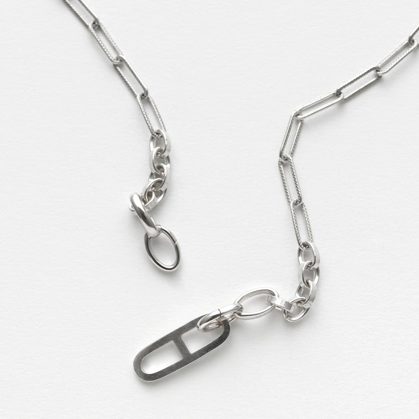 ANCHOR ENGRAVED CHAIN NECKLACE