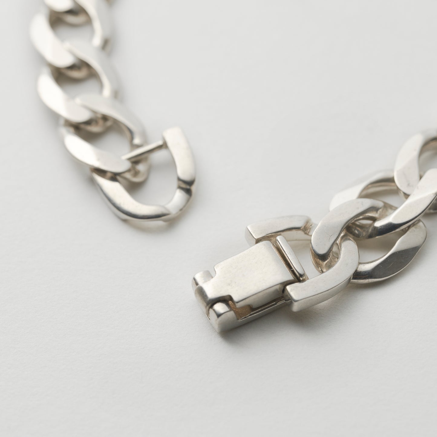 OVAL LABEL ID BRACELET