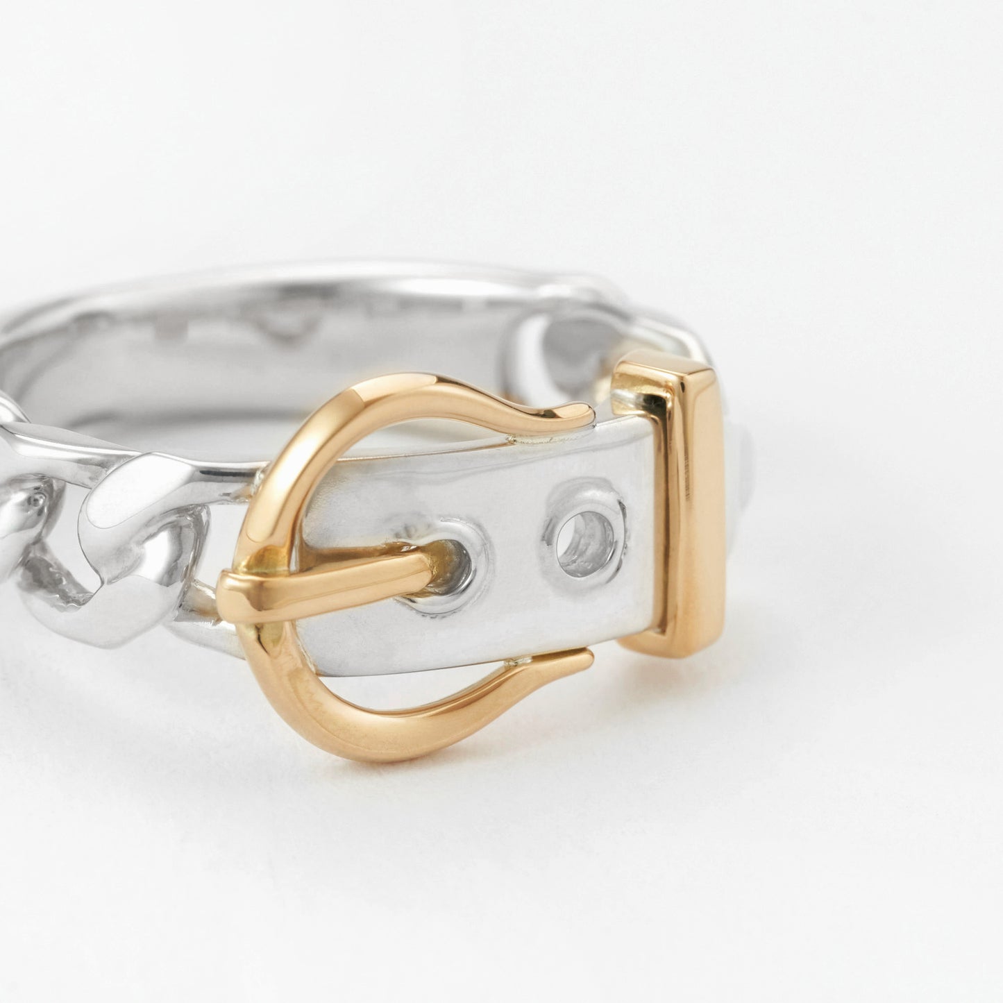 18K GOLD HORSE SHOE BUCKLE RING