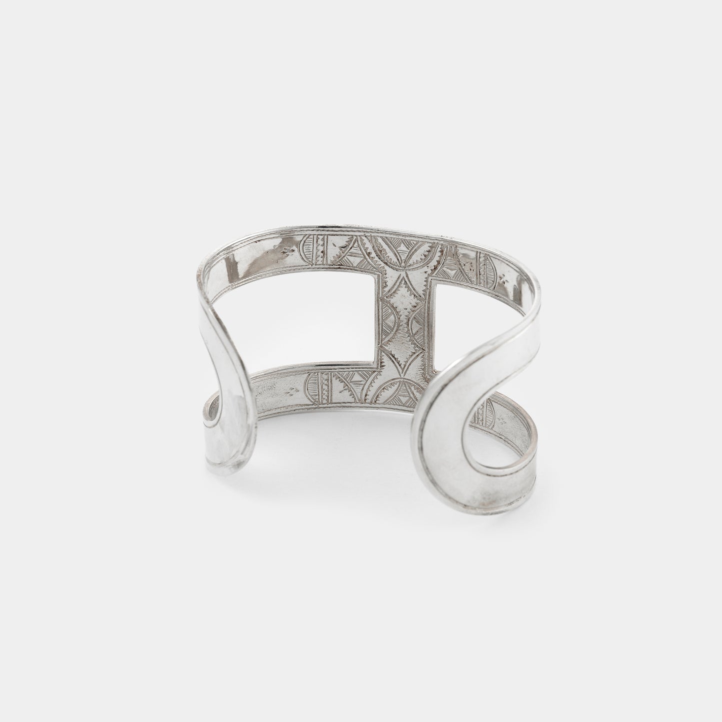 ETHNOS BANGLE