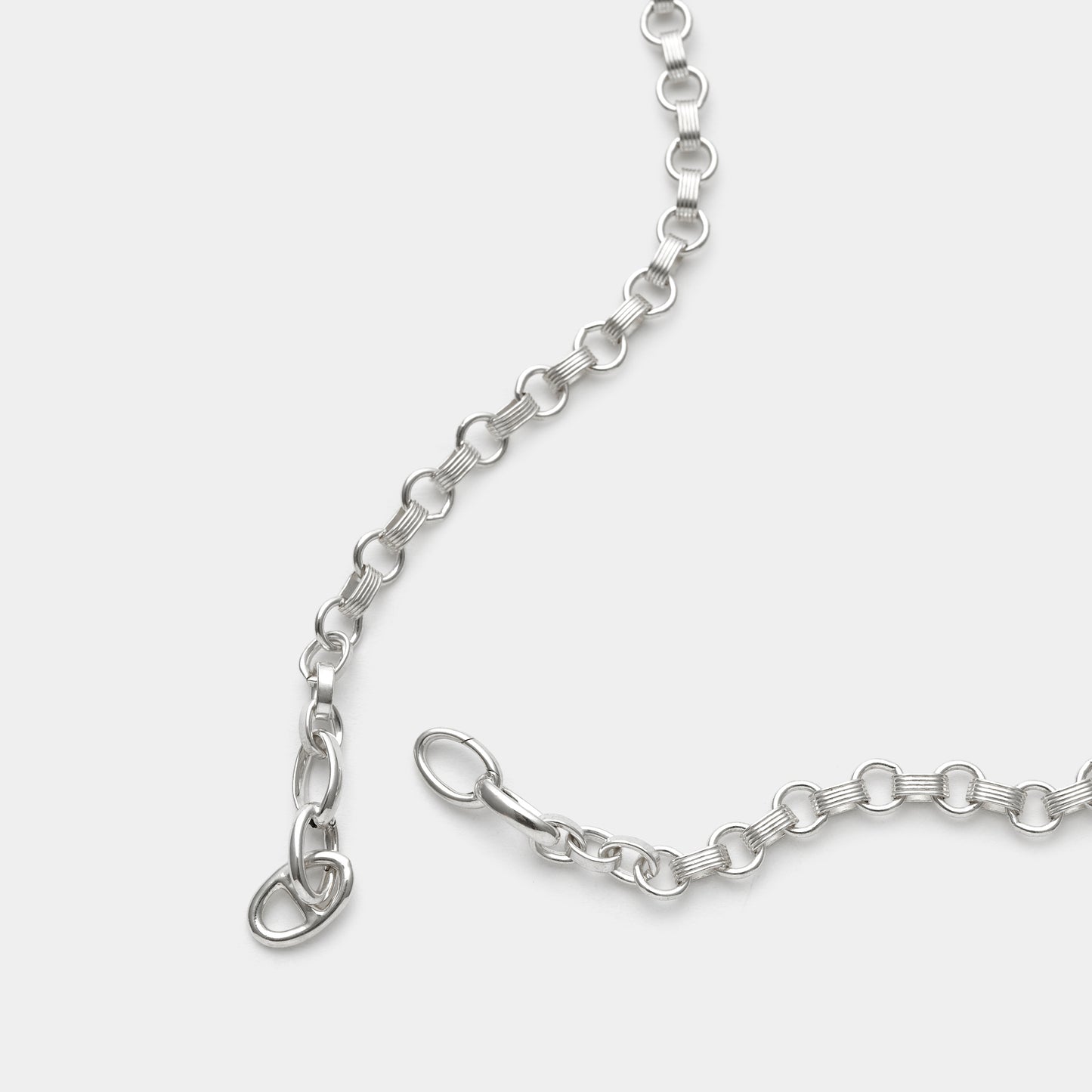 FANCY CHAIN NECKLACE/ANCHOR SEAMLESS CRASP